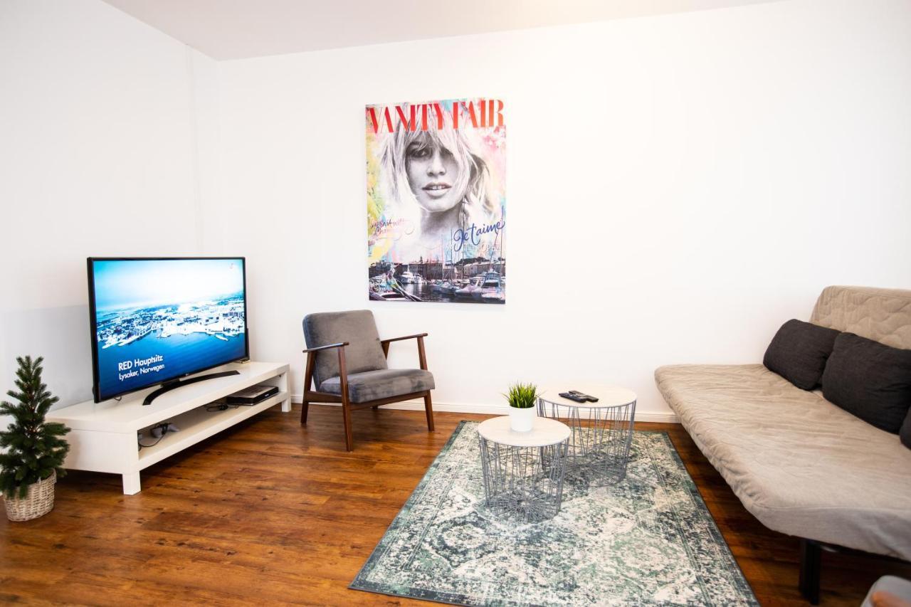 Moderne 2-zimmer Wohnung! Wlan Und Netflix Inklusive! Zentral Gelegen In Der Historischen Altstadt! Apartment Stade